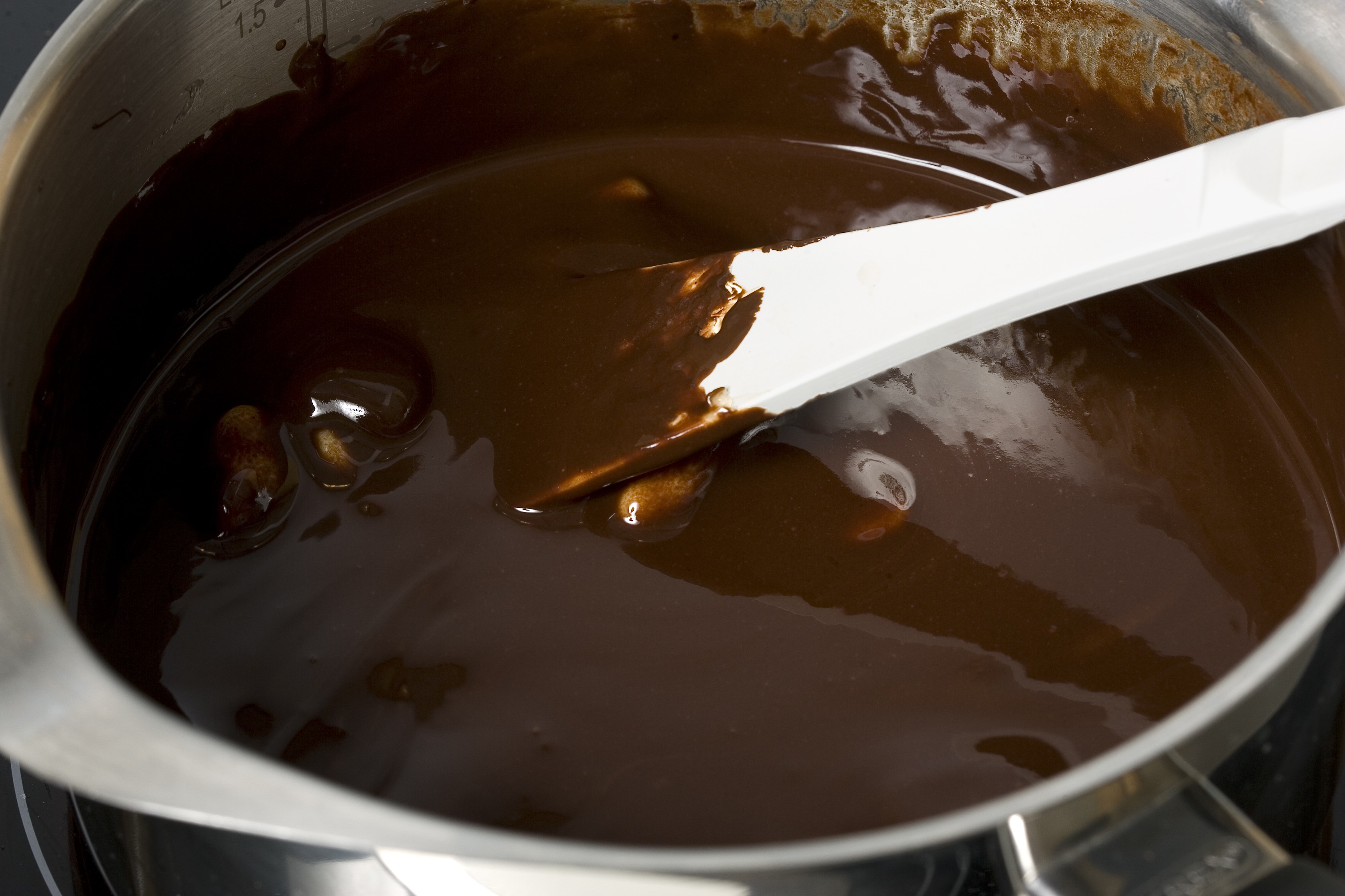 La fondue au chocolat : Tout sur son histoire et ses variétés