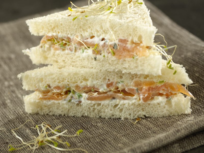 Club-sandwichs au saumon et à la faisselle